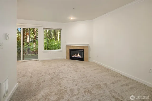 $350,000 | 25025 Southeast Klahanie Boulevard, Unit B101, Issaquah, WA 98029