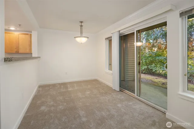 $350,000 | 25025 Southeast Klahanie Boulevard, Unit B101, Issaquah, WA 98029