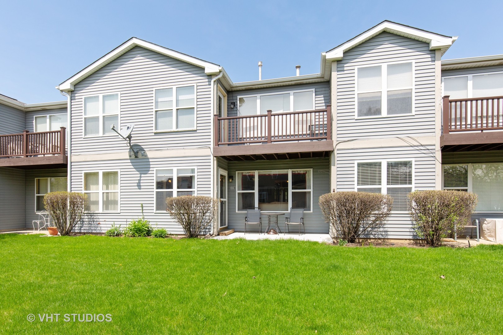 408 Woodview Circle, Unit B Elgin, IL 60120 - Photo 10 of 11