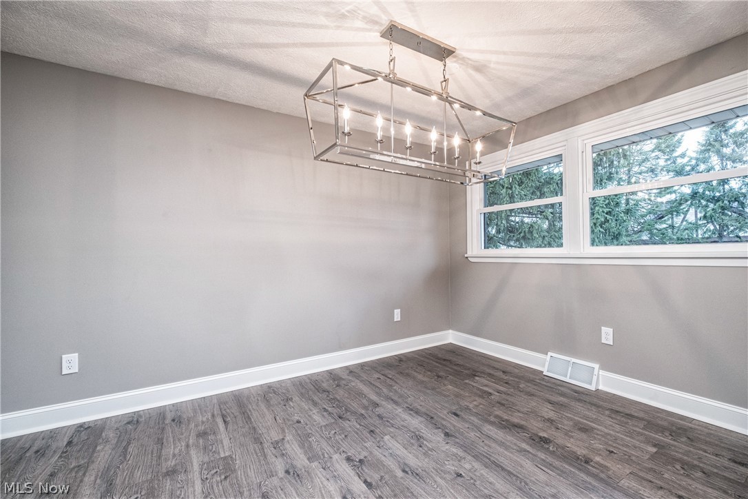 5225 Trent Road Northwest Canton, OH 44708 - Photo 8 of 28 Gallery Image 8