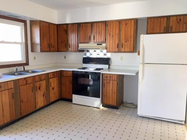 9 Booker Avenue Waterville, ME 04901 - Photo 2 of 20 Kichen