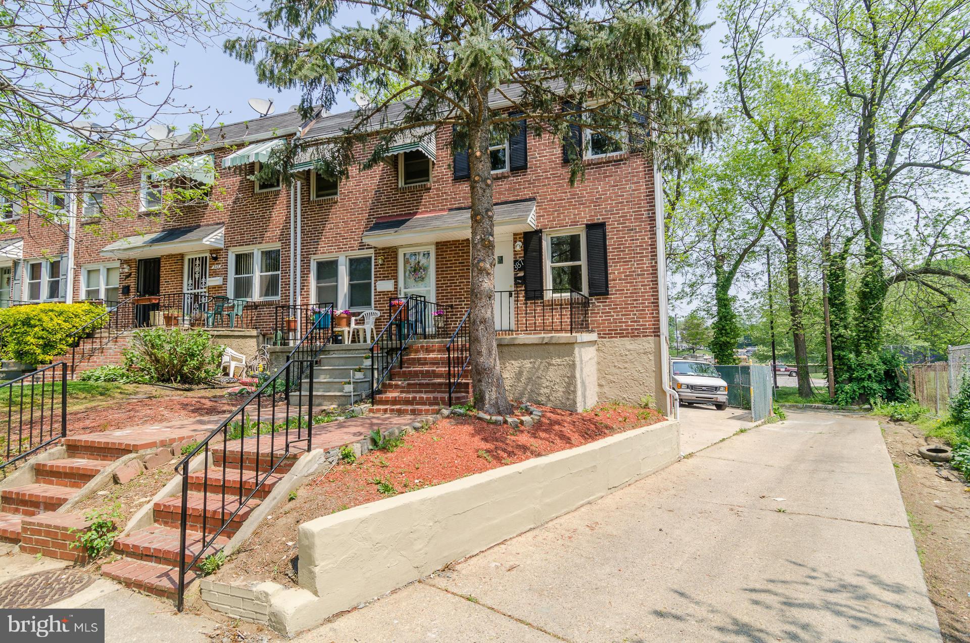 387 Marydell Road Baltimore, MD 21229 - Photo 25 of 27 Exterior (Front)