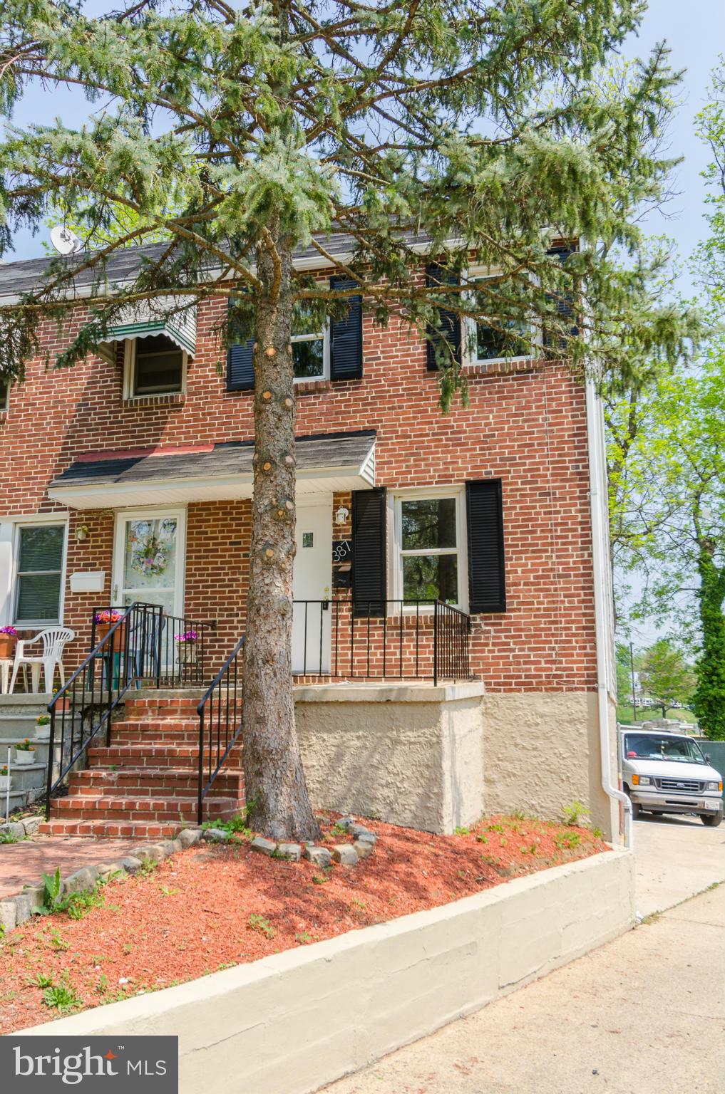 387 Marydell Road Baltimore, MD 21229 - Photo 26 of 27 Exterior (Front)