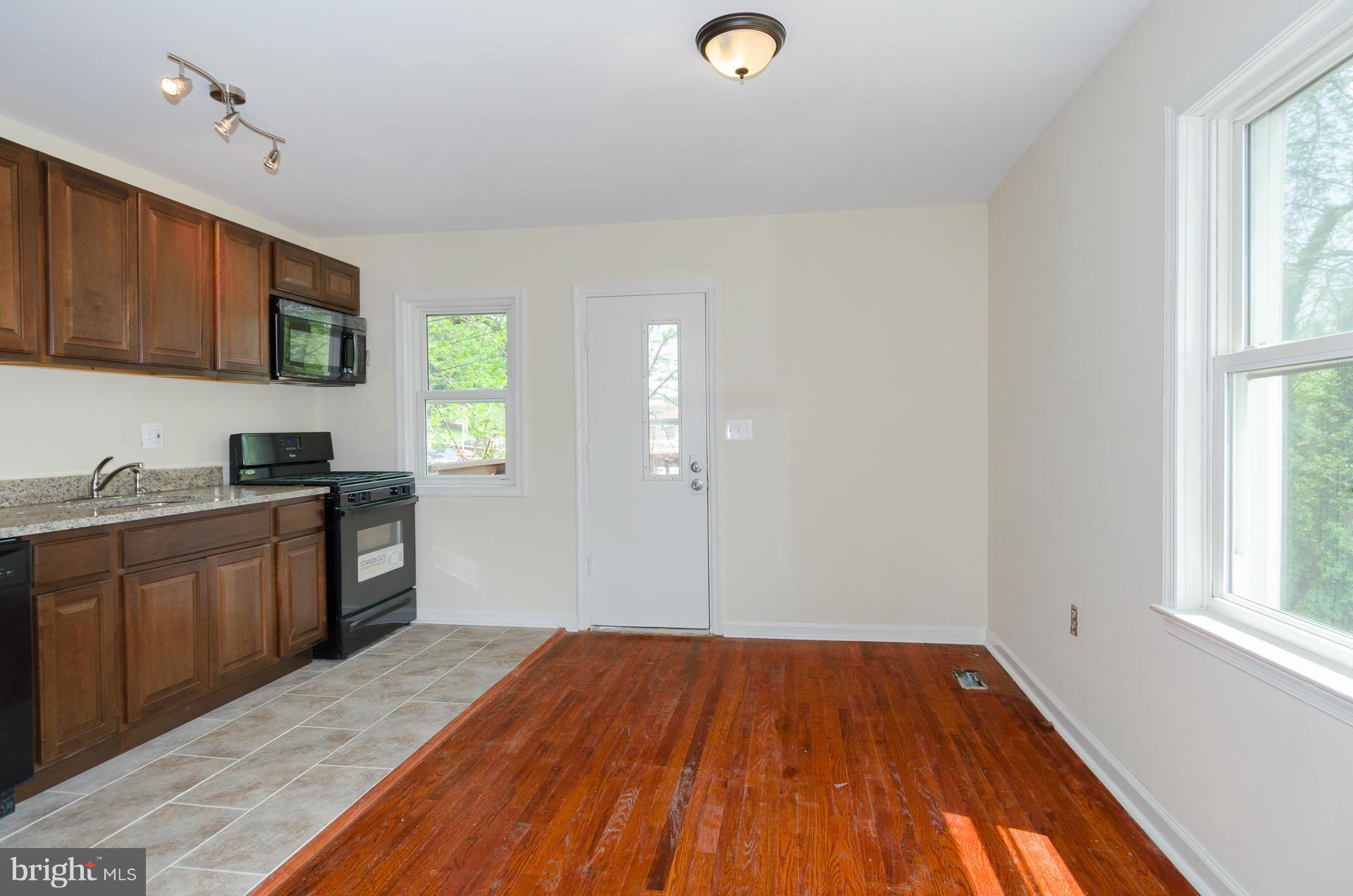 387 Marydell Road Baltimore, MD 21229 - Photo 6 of 27 Dining Room