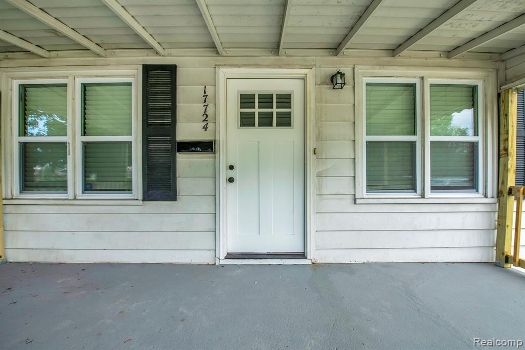 17724 Martin Road Roseville, MI 48066 - Photo 5 of 32 Gallery Image 5