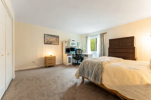 $168,000 | 33561 North Royal Oak Lane, Unit 209, Grayslake, IL 60030