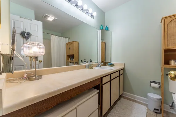 $168,000 | 33561 North Royal Oak Lane, Unit 209, Grayslake, IL 60030