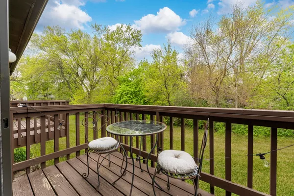 $168,000 | 33561 North Royal Oak Lane, Unit 209, Grayslake, IL 60030