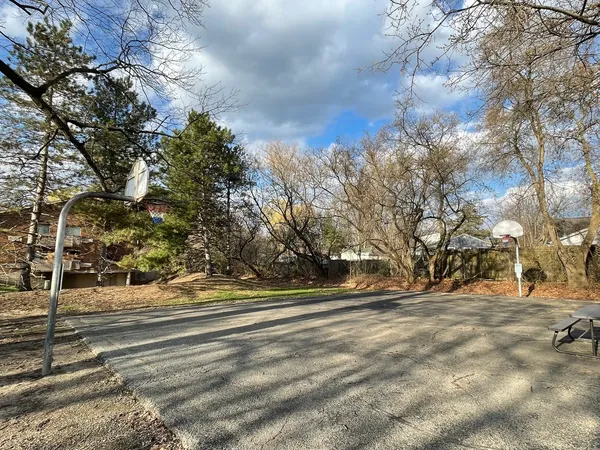 $168,000 | 33561 North Royal Oak Lane, Unit 209, Grayslake, IL 60030