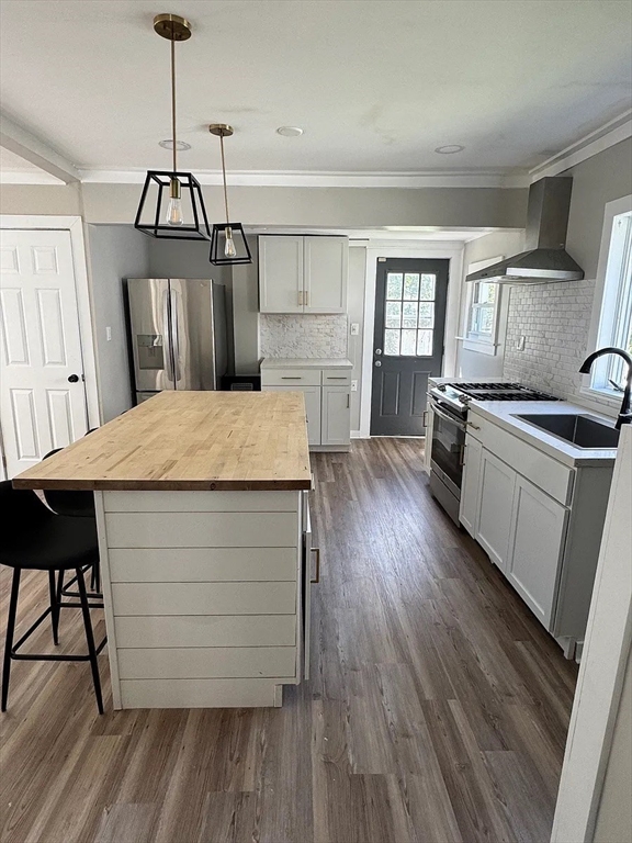 36 Sunapee Street Springfield, MA 01108 - Photo 4 of 18