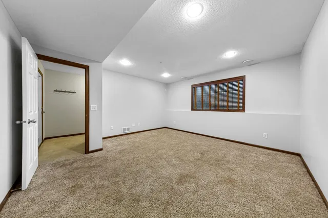 $389,000 | 17225 72nd Avenue North, Unit 2001, Maple Grove, MN 55311