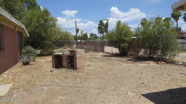 1245 West Kleindale Road Tucson, AZ 85705 - Photo 2 of 20