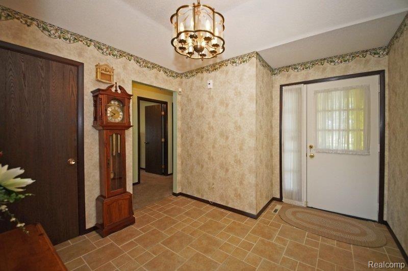 1037 Strasburg Road Monroe, MI 48161 - Photo 10 of 27 DSC09424.JPG