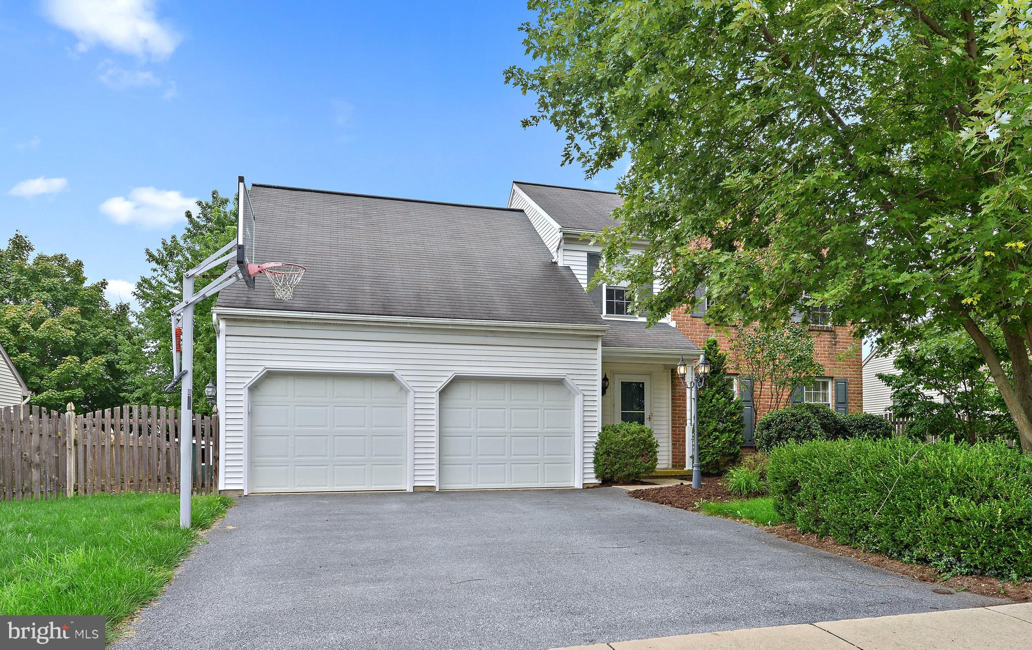 33 Duffield Drive Lititz, PA 17543 - Photo 2 of 28