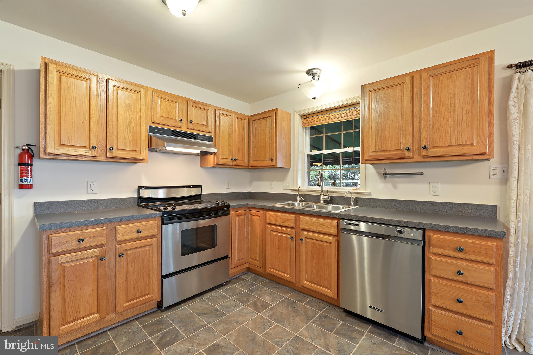 33 Duffield Drive Lititz, PA 17543 - Photo 11 of 28