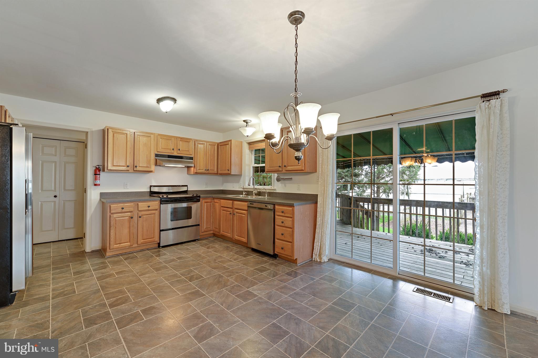 33 Duffield Drive Lititz, PA 17543 - Photo 10 of 28