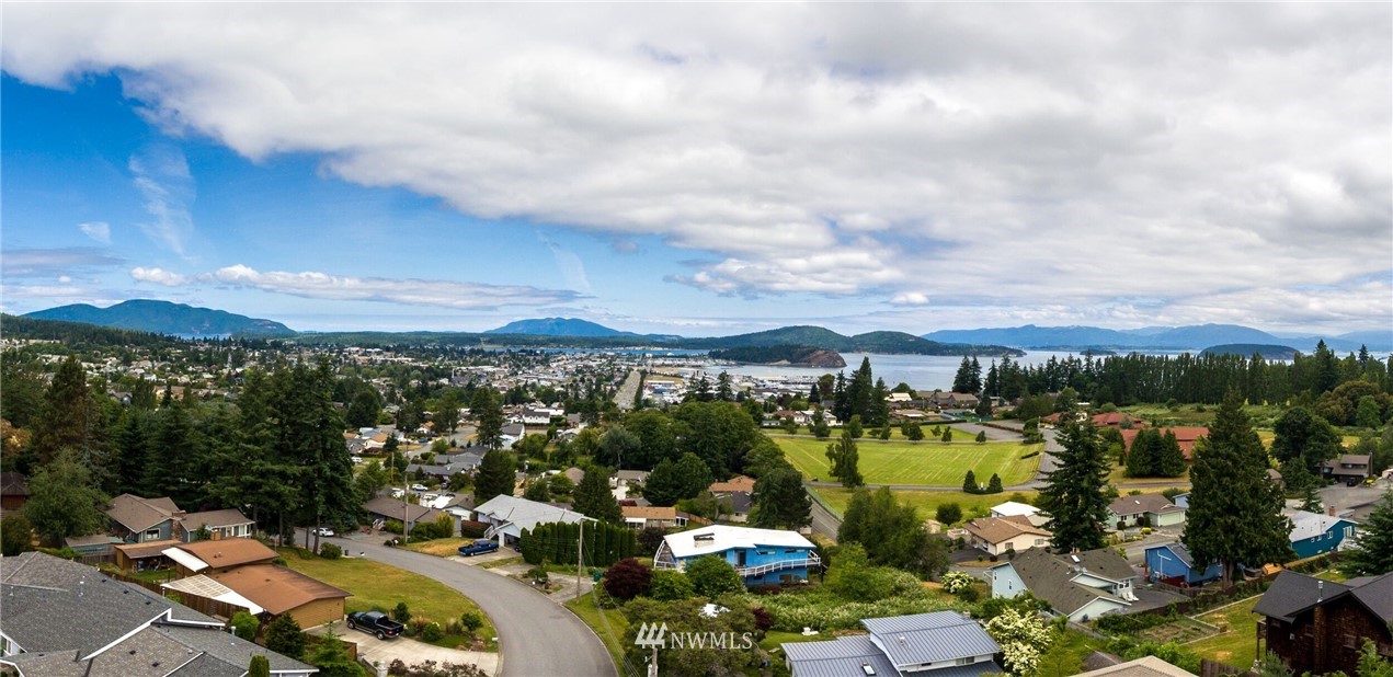 4123 R Avenue Anacortes, WA 98221 - Photo 1 of 25 Gallery Image 1