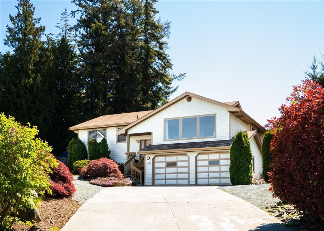 4123 R Avenue Anacortes, WA 98221 - Photo 3 of 25 Gallery Image 3
