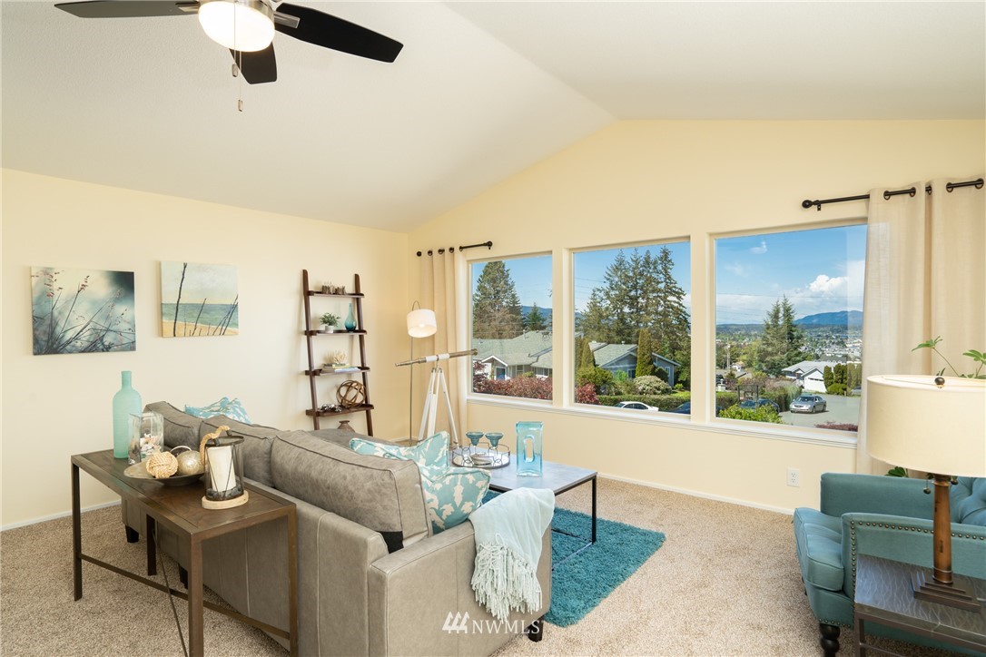 4123 R Avenue Anacortes, WA 98221 - Photo 5 of 25 Gallery Image 5