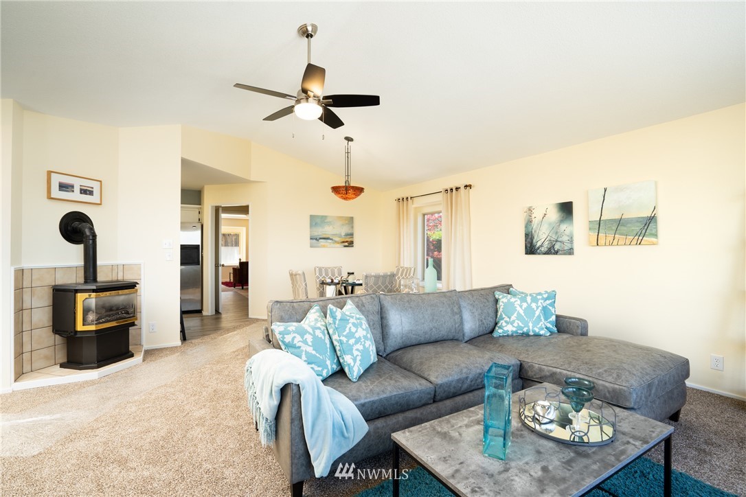4123 R Avenue Anacortes, WA 98221 - Photo 6 of 25 Gallery Image 6