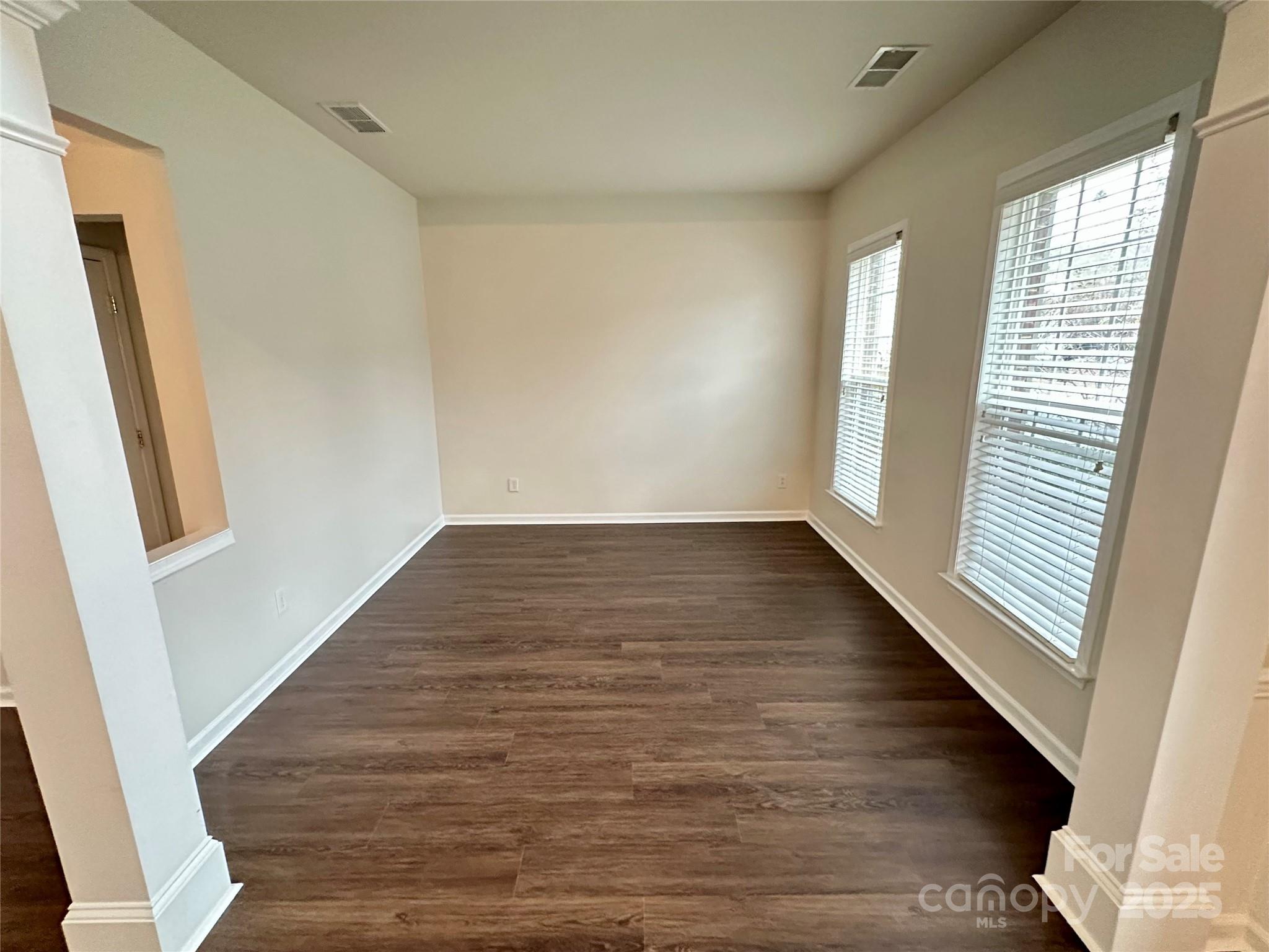 7633 Rathburn Lane Charlotte, NC 28277 - Photo 3 of 27