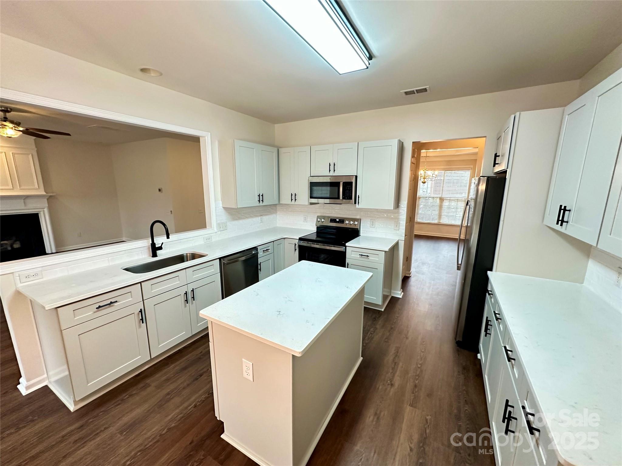 7633 Rathburn Lane Charlotte, NC 28277 - Photo 8 of 27