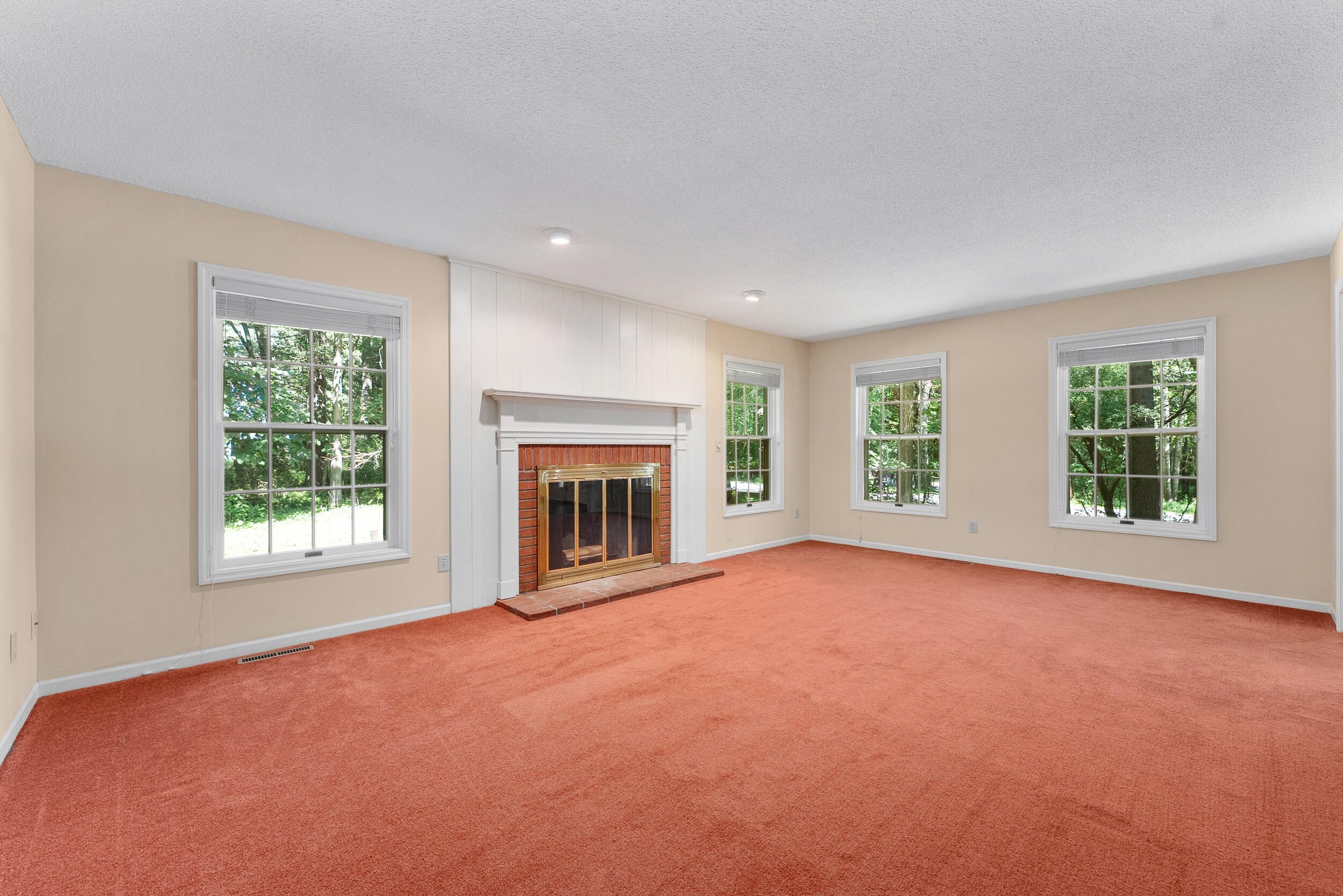 137 Canterbury Road Washington, WI 54701 - Photo 8 of 40 Living Room w/natural fireplace