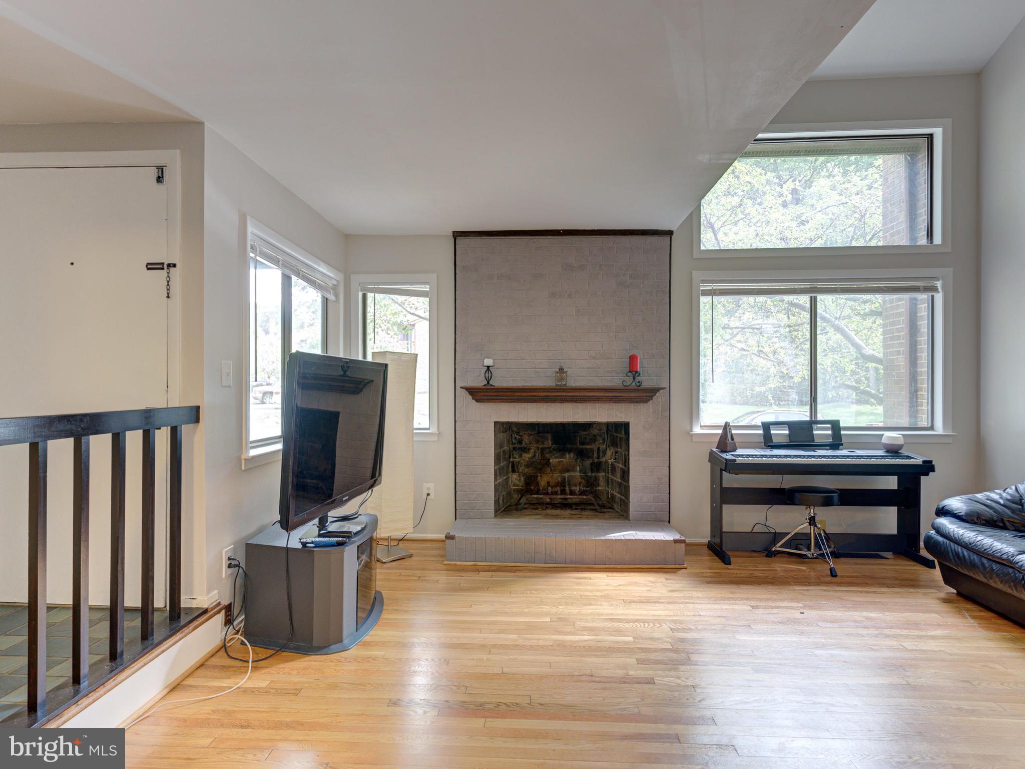 8564 Gwynedd Way Springfield, VA 22153 - Photo 11 of 45 Gallery Image 11