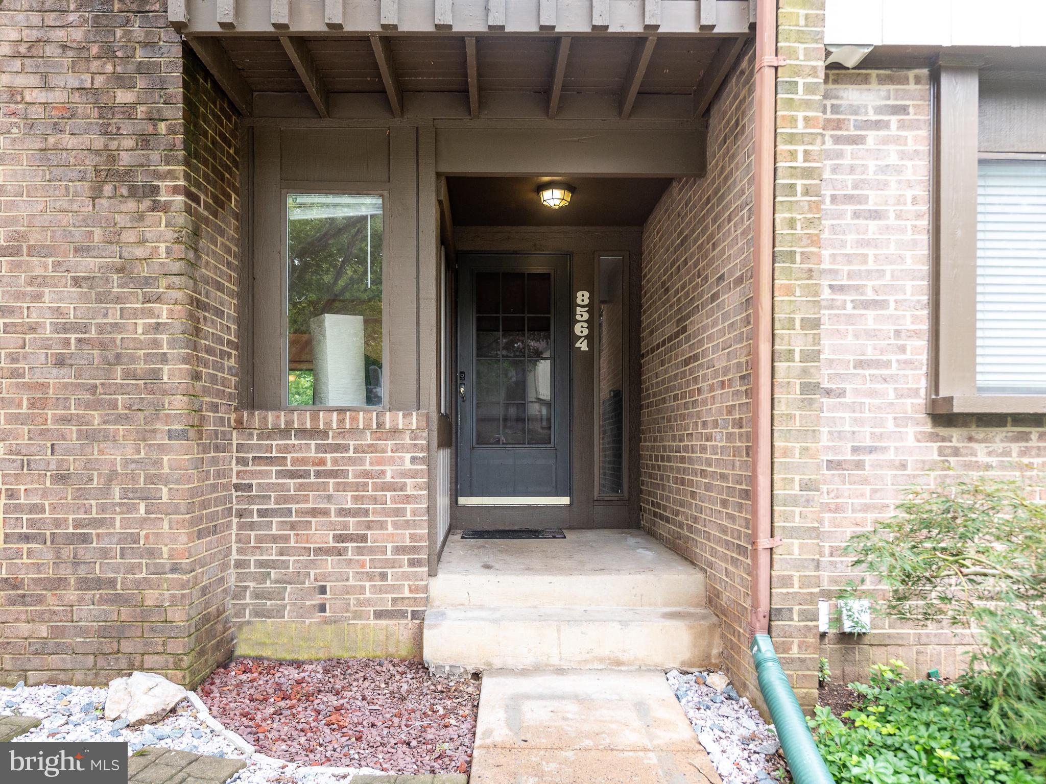 8564 Gwynedd Way Springfield, VA 22153 - Photo 4 of 45 Gallery Image 4