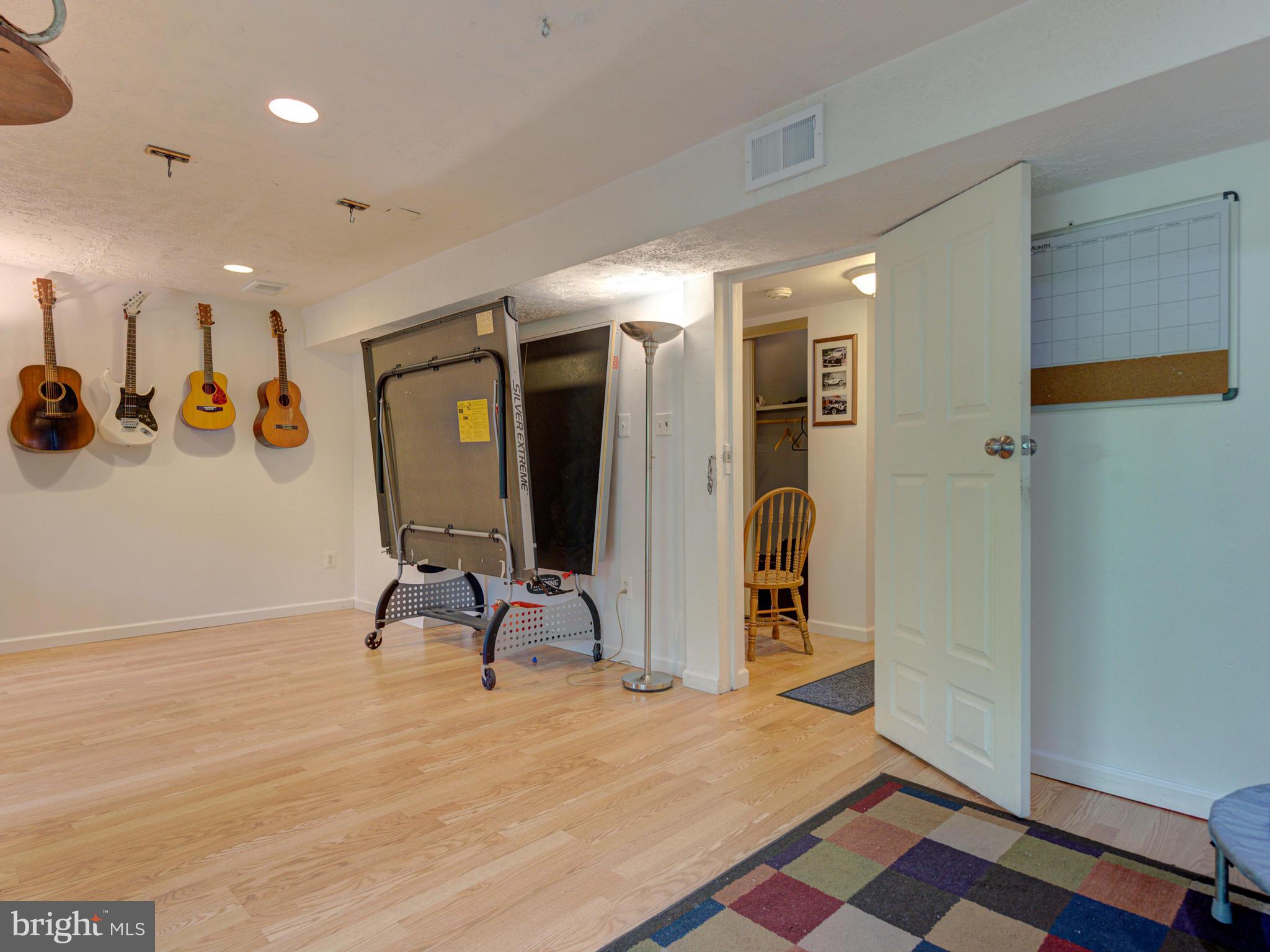 8564 Gwynedd Way Springfield, VA 22153 - Photo 38 of 45 Gallery Image 38