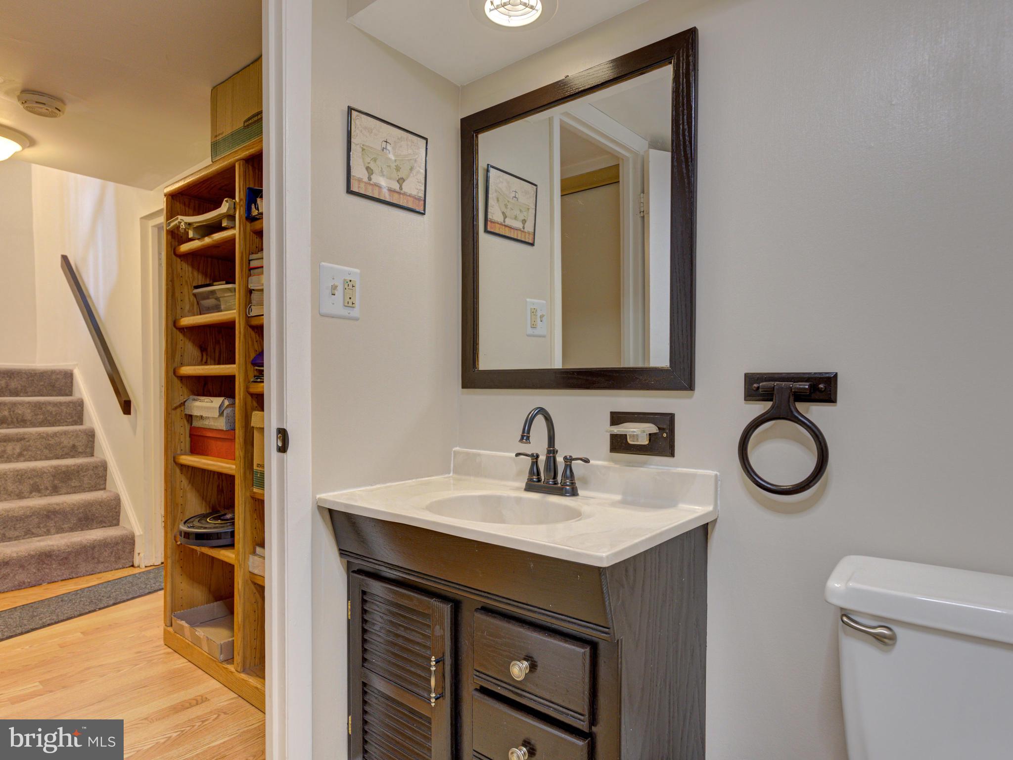8564 Gwynedd Way Springfield, VA 22153 - Photo 40 of 45 Gallery Image 40