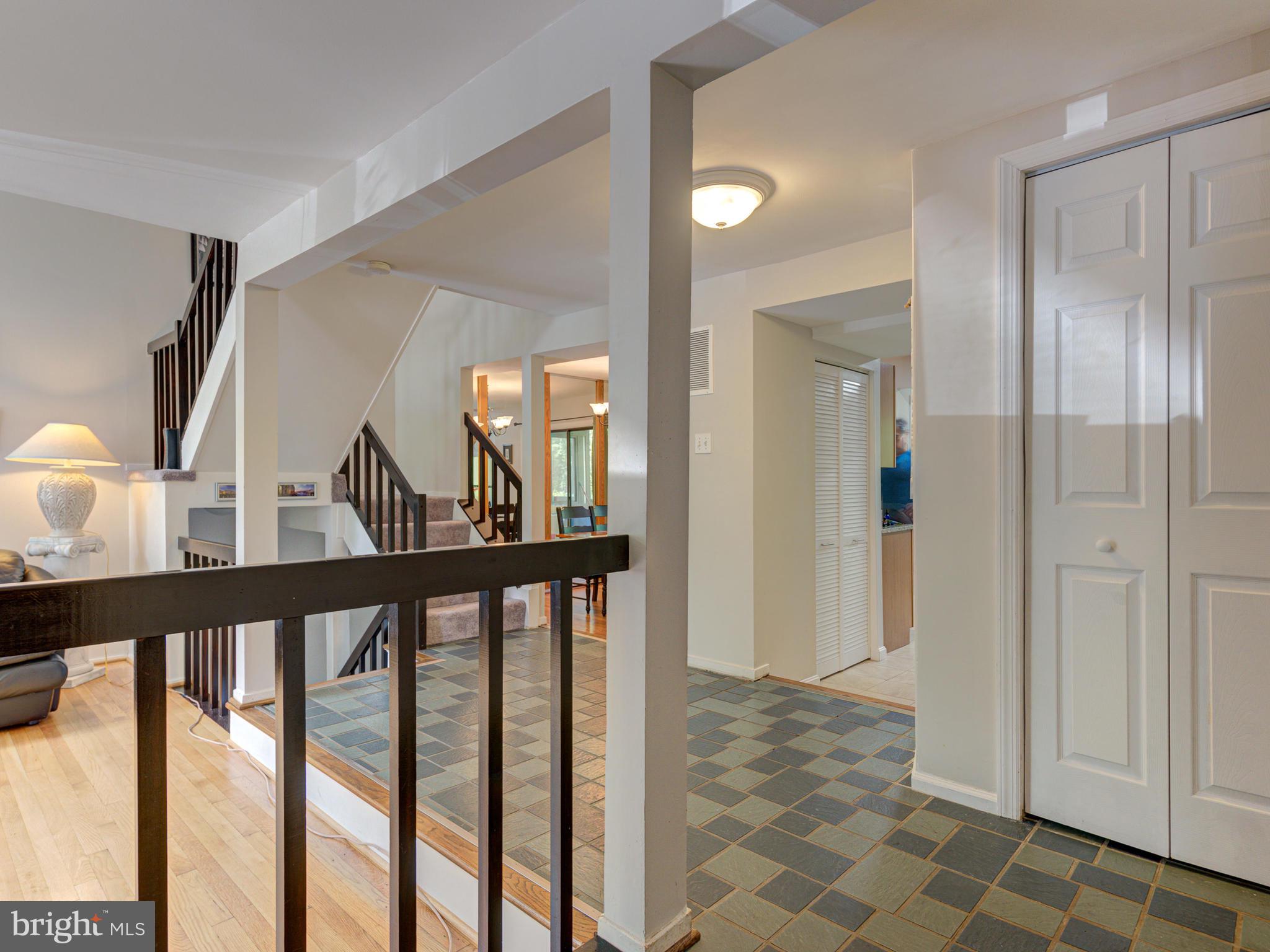 8564 Gwynedd Way Springfield, VA 22153 - Photo 5 of 45 Gallery Image 5