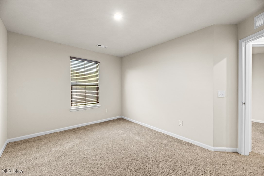 1145 Meadow Run Akron, OH 44321 - Photo 25 of 40