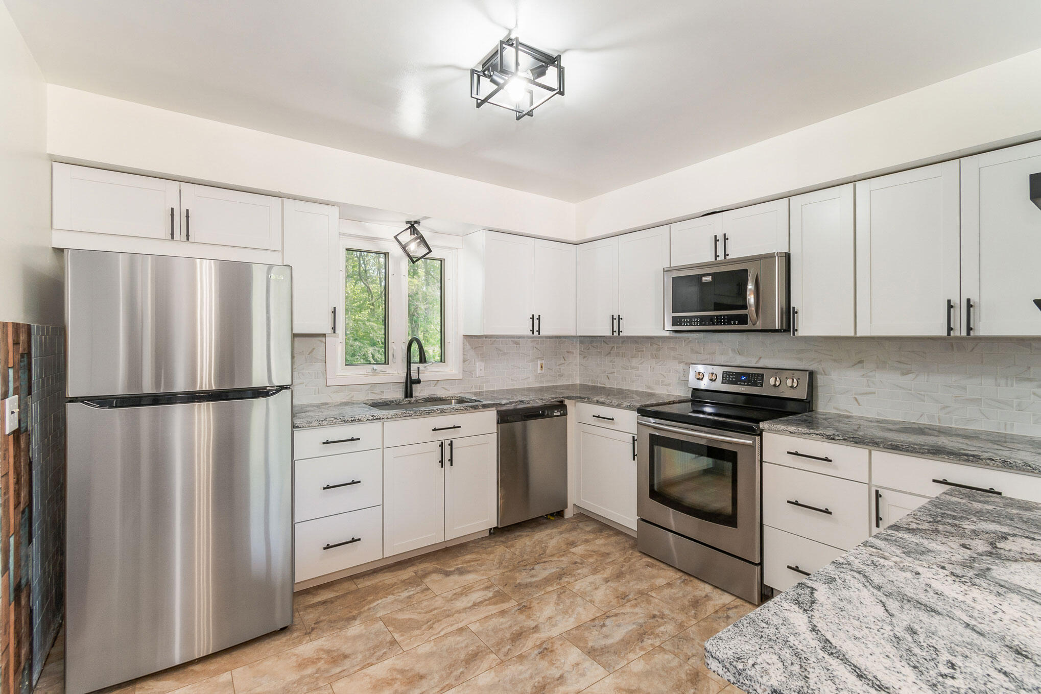 2803 Wellington Road Kalamazoo, MI 49008 - Photo 7 of 24 DSC_1967