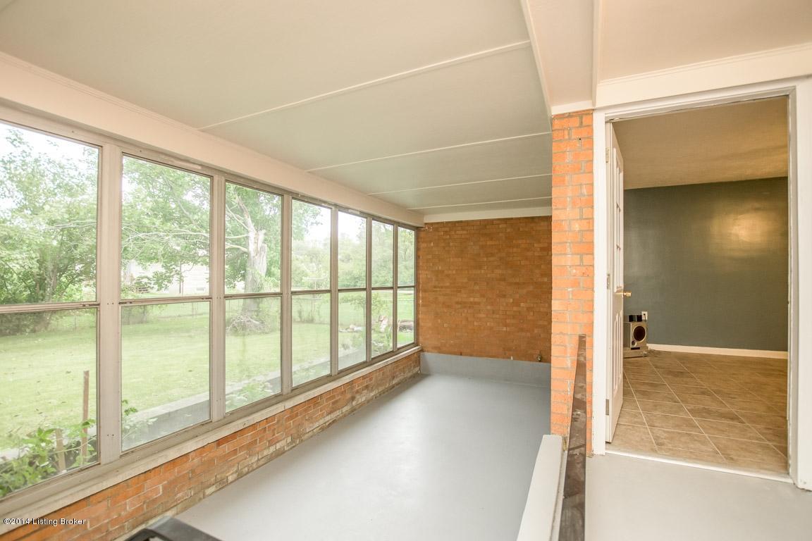2403 Farnsley Road Louisville, KY 40216 - Photo 43 of 47 2014-10-4-8-24-9-SunRoom%20%201