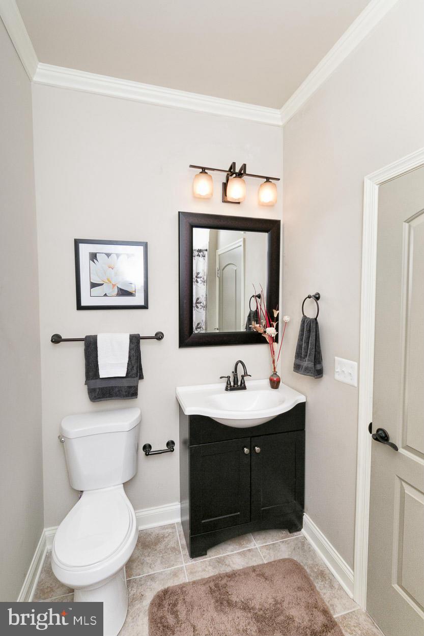 17337 Troyer Road Monkton, MD 21111 - Photo 18 of 30 Guest Bath with Ceramic Tile!