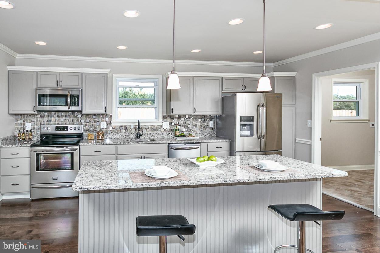 17337 Troyer Road Monkton, MD 21111 - Photo 7 of 30 Gourmet Kitchen! Pendant