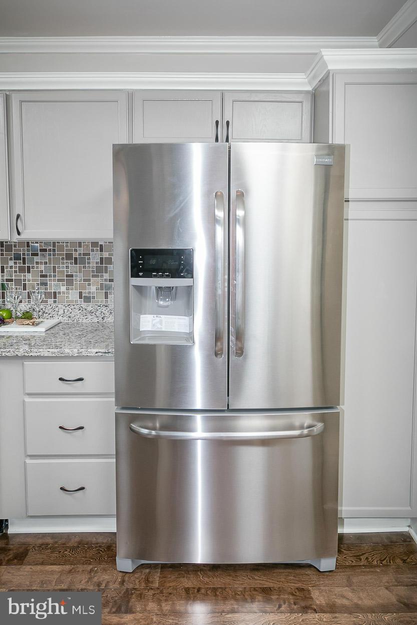 17337 Troyer Road Monkton, MD 21111 - Photo 8 of 30 Stainless Steel Refrigerator w/Ice Maker