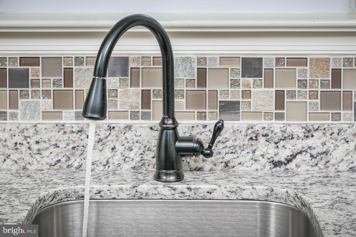 17337 Troyer Road Monkton, MD 21111 - Photo 10 of 30 Granite Counter Tops