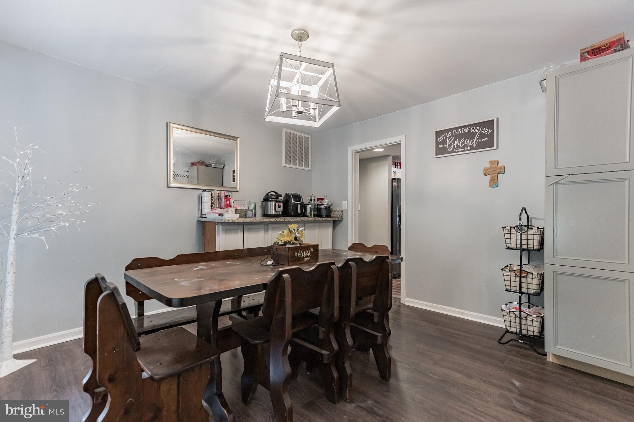 285 Hilltop Road Lusby, MD 20657 - Photo 8 of 28 Dining Room