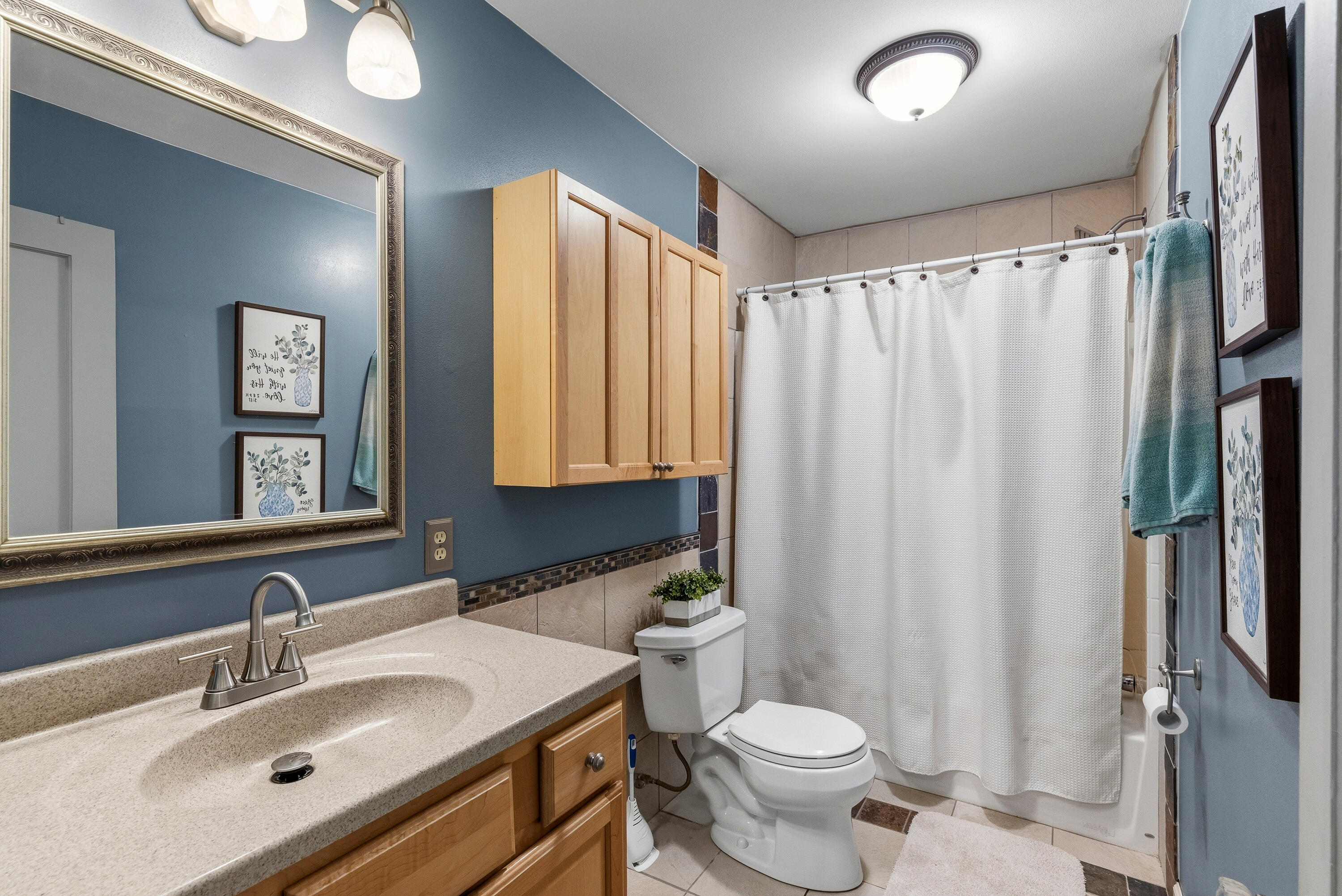 W377S5229 East Pretty Lake Road Ottawa, WI 53118 - Photo 34 of 68 2nd Full Bathroom w/ tub