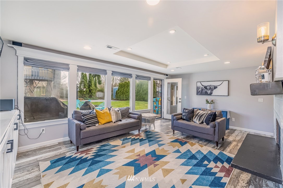 15049 Southeast 113th Street Renton, WA 98059 - Photo 4 of 30