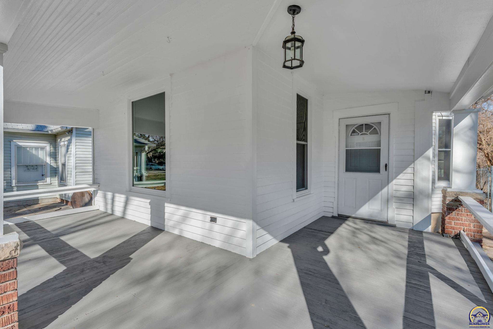 1192 Southwest Fillmore Street Topeka, KS 66604 - Photo 2 of 19