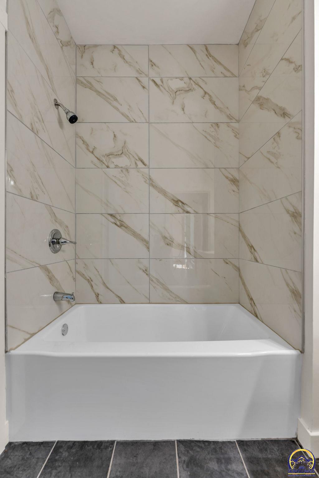 1192 Southwest Fillmore Street Topeka, KS 66604 - Photo 9 of 19