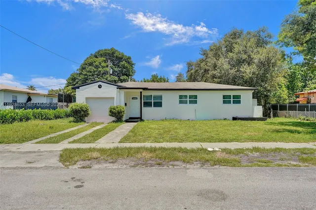 $799,999 | 1041 Northeast 169th Street, Miami, FL 33162