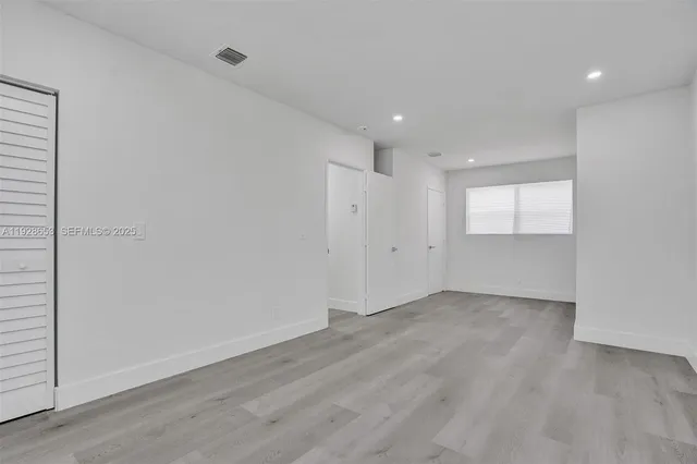 $799,999 | 1041 Northeast 169th Street, Miami, FL 33162