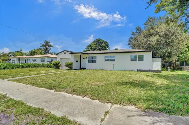 $799,999 | 1041 Northeast 169th Street, Miami, FL 33162