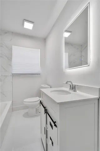 $799,999 | 1041 Northeast 169th Street, Miami, FL 33162