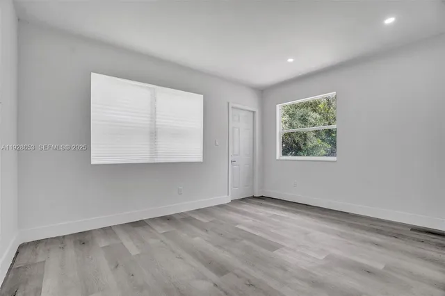 $799,999 | 1041 Northeast 169th Street, Miami, FL 33162