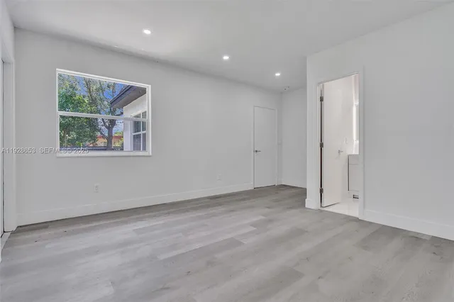 $799,999 | 1041 Northeast 169th Street, Miami, FL 33162